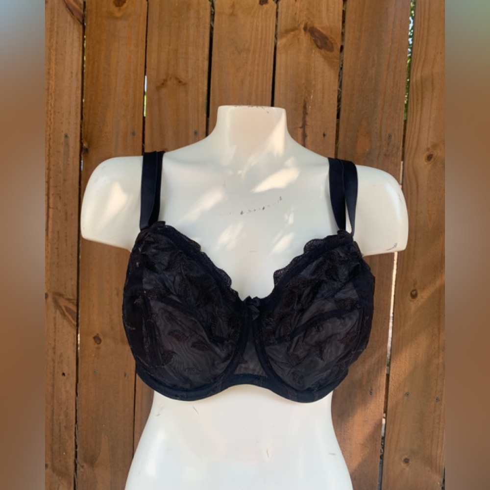 Naturally Close black lace bra size 44DDD